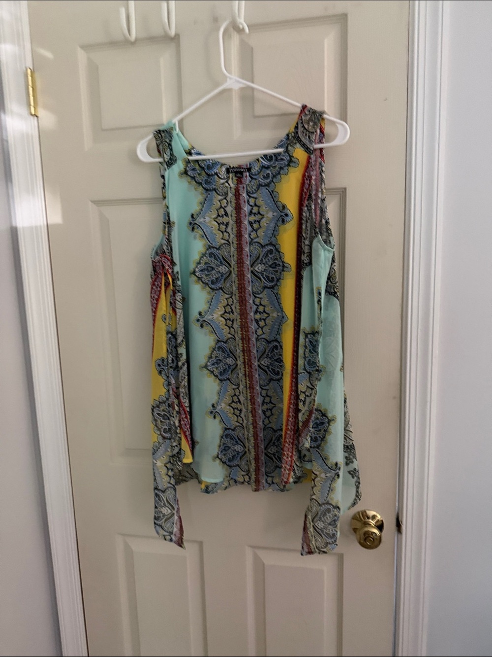 Roz & Ali Mint and Yellow Printed Cold-Shoulder Tank